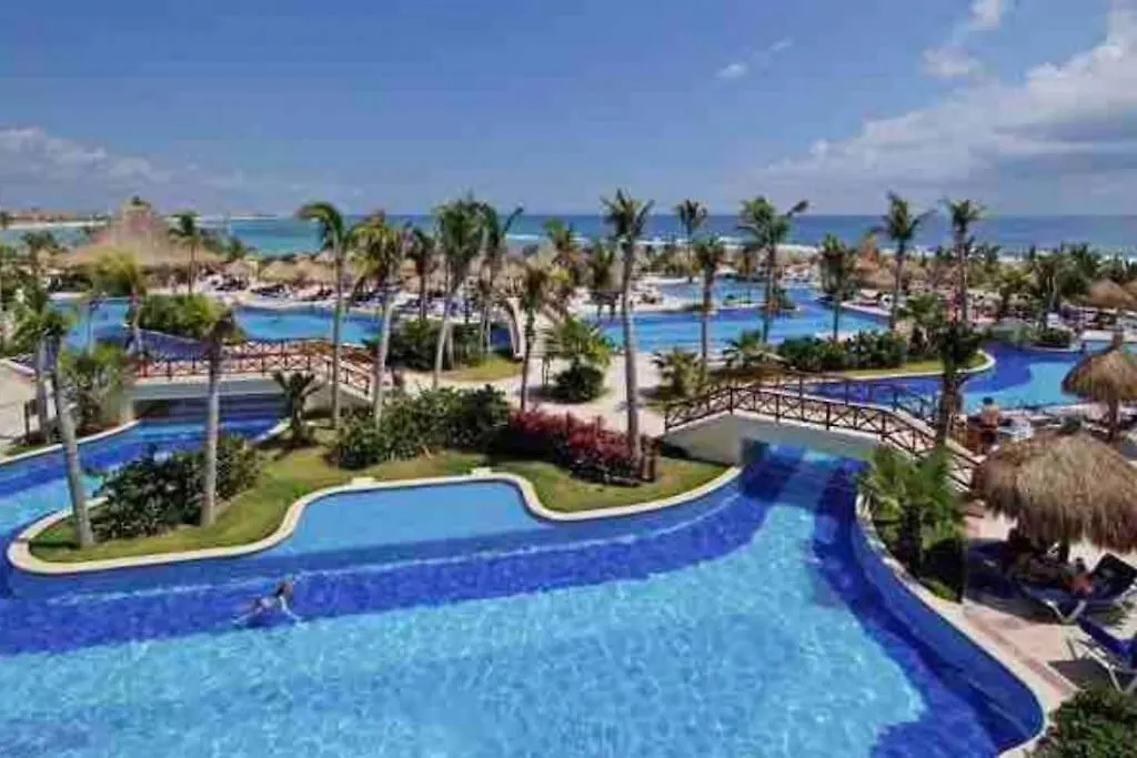 Luxury Apartment With M Benz And & Driver Included Akumal